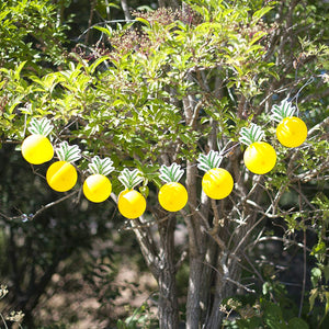 Make your Own Tropical Pineapple Balloon Garland