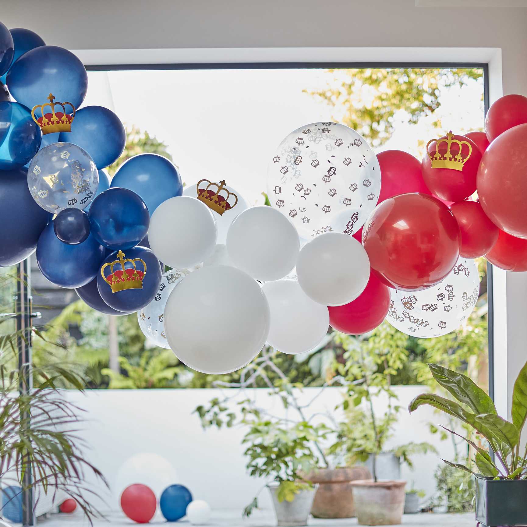 King's Coronation Party Balloon Arch Decoration