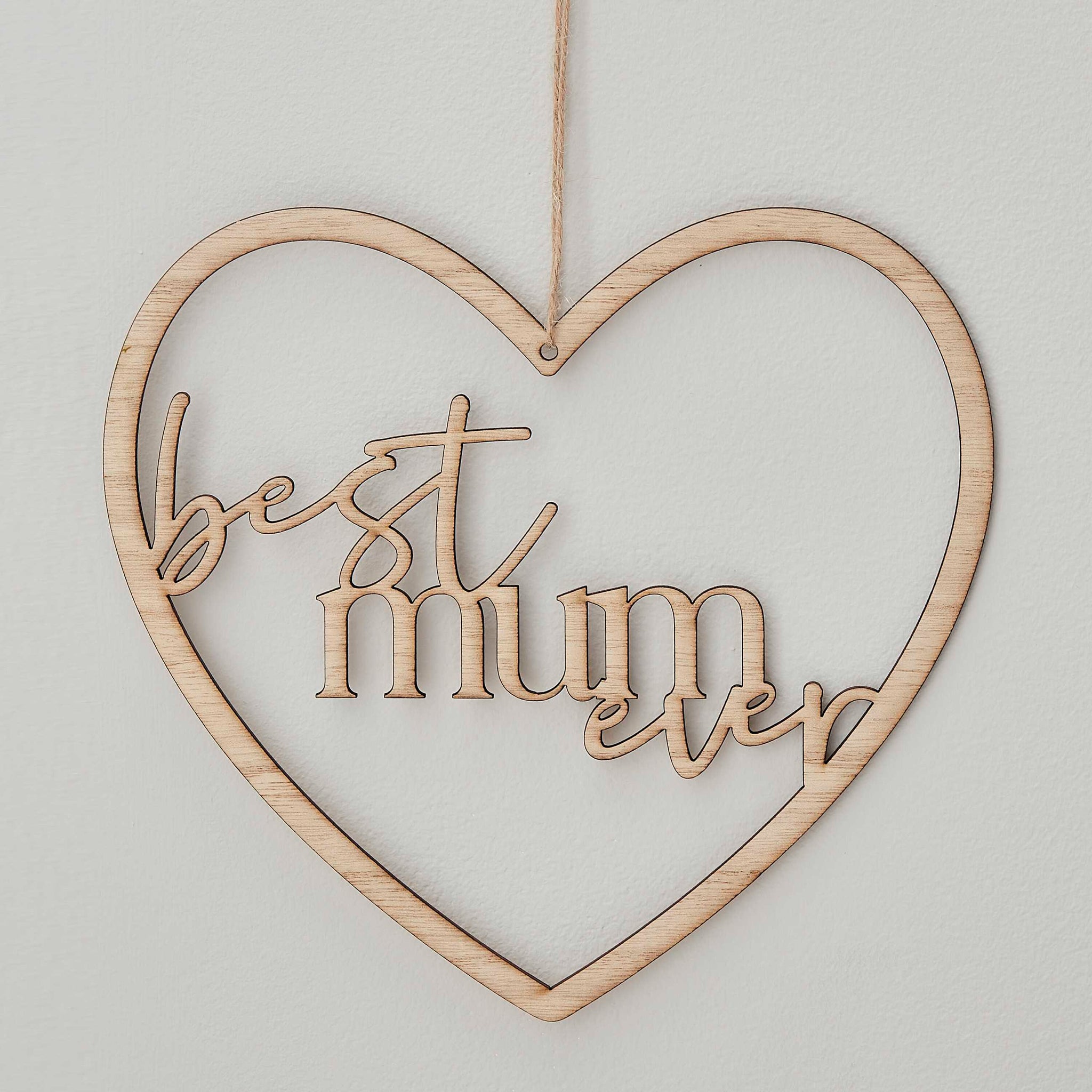 Wooden Best Mum Ever Heart Wreath